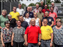 Gruppenbild mit den neuen Honigprüferinnen und Honiprüfern.